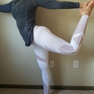 HIGH-WAIST BANDAGE LEGGING
